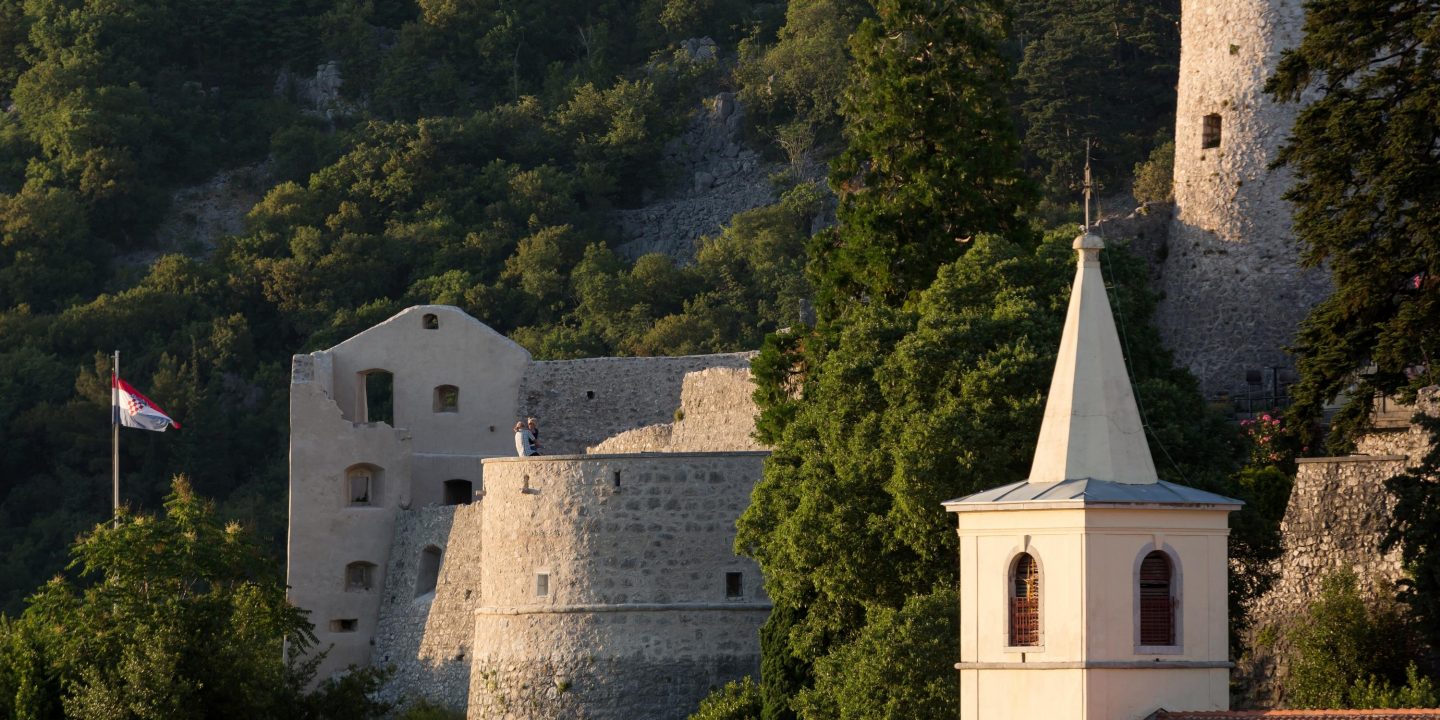 Find cheap flights to Edinburgh, image size:1440x720