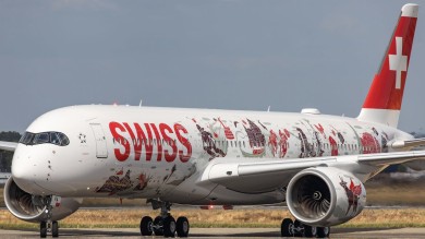 Der erste Airbus A350 mit seiner Sonderlackierung ist eine Hommage an die Schweiz. 