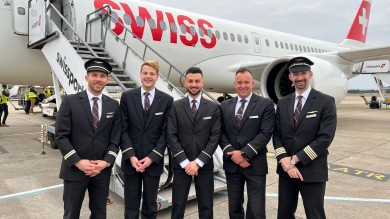 Die Besatzung des ersten SWISS Fluges nach Bristol freut sich, eine neue Destination anfliegen zu können.