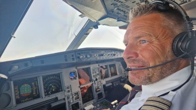 Peter Thut in the cockpit. 