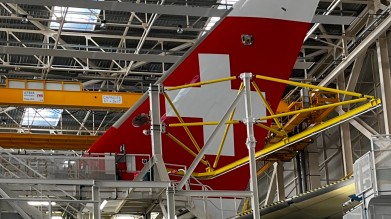 Der Tail wird als einziges Teil bereits lackiert aus Stade in Deutschland nach Toulouse geliefert. Das Flugzeug wird erst nach der Endmontage lackiert. 