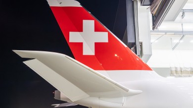 Erstmals trägt ein Airbus A350 ein Schweizer Kreuz auf dem Leitwerk, was ihn zu einem besonderen Flugzeug für SWISS macht.
