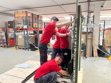 Teamwork makes the dream work – Leon, Julian, Paul und Jonas (v.l.n.r.) an der Arbeit.