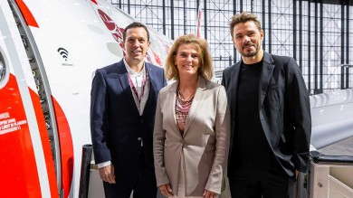 CEO Jens Fehlinger und CCO Heike Birlenbach mit Stan Wawrinka.