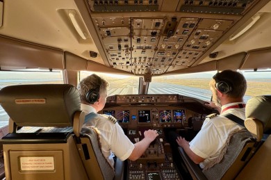 Hans und Lorenz im Cockpit.jpg