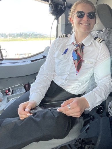 Pilotin Alecandra Phillips hatte früher selbst Angst vor dem Fliegen.