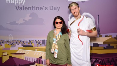 Cupid with people in the SWISS Photobooth