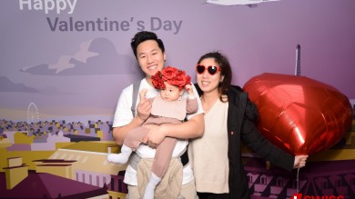 Cupid with people in the SWISS Photobooth