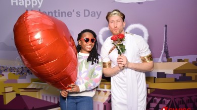 Cupid with people in the SWISS Photobooth