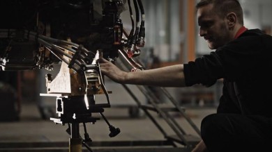 SWISS Technics working on an airplane