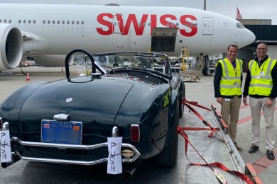 Umzug eines klassischen Shelby Cobra Autos von der Schweiz nach Kalifornien