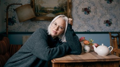 Stefanie Heinzmann in Zurich's Kafi Dihei.