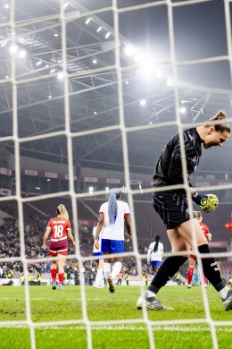 Switzerland's goalkeeper Elvira Herzog celebrates the victory during the women's international friendly soccer match between Switzerland and France at the Stade de Geneve stadium, in Geneva, Switzerland, Tuesday, October 29, 2024. (KEYSTONE/Jean-Christophe Bott)