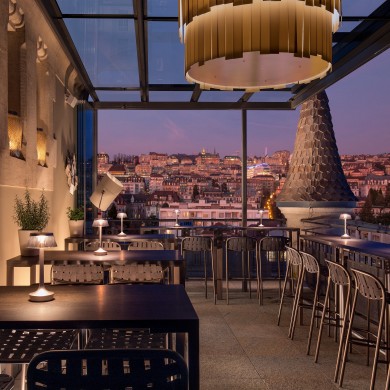 Sky Lounge im Royal Savoy Lausanne 2.jpg