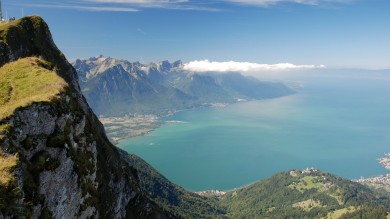 The views from Rochers-de-Naye take your breath away – no matter how many times you've been here.