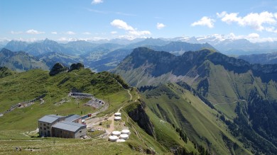 Panoramaweg_Rochers_de_Naye_5.jpeg