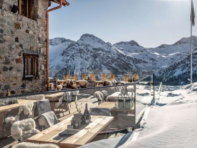 Rustic class instead of self-service hustle and bustle: AlpArosa in the Arosa ski resort.