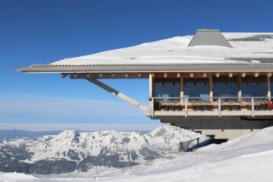 Panoramic view of six countries: "Chäserugg Summit Restaurant".