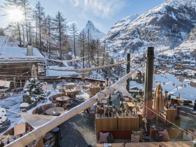 Pistenpower trifft Partylaune: Zermatt gehört zu den Top-Zielen für ausgehfreudige Schneesportler. 