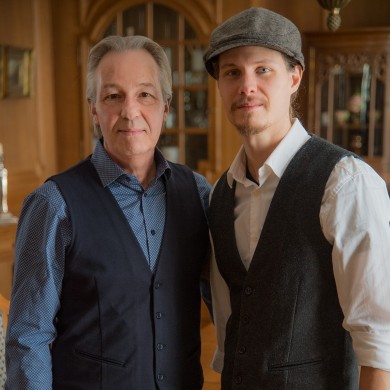 Ivano Friedli-Studer und Sohn Saverio pflegen das Familienerbe mit Respekt und Leidenschaft. 