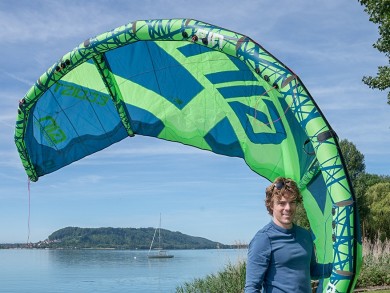 Ice hockey professional Jonas Hiller is the  largest shareholder of GIN Kiteboarding.