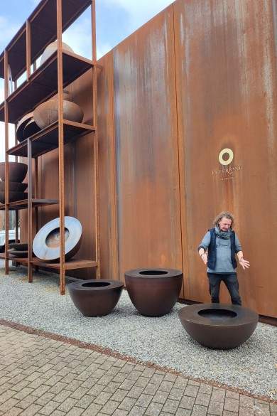 Andreas Reichlin in front of his Firering