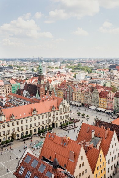 Der alte Marktplatz 'Rynek' mit bunten Häusern.