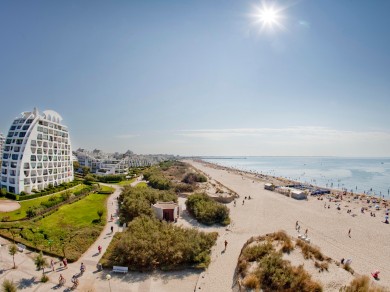 La Grande Motte: the garden city emerging from the sand
