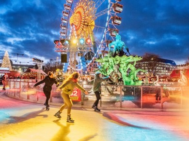 Mitte, Berliner Weihnachtszeit, Eisbahn, Neptunbrunnen, Riesenrad