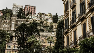 In winter, Naples is quiet, charming and has an authentic atmosphere.