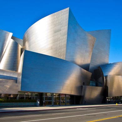 An architectural highlight in Downtown Los Angeles (DTLA) is the Walt Disney Concert Hall; not far from there, the Grand Central Market is a popular draw.