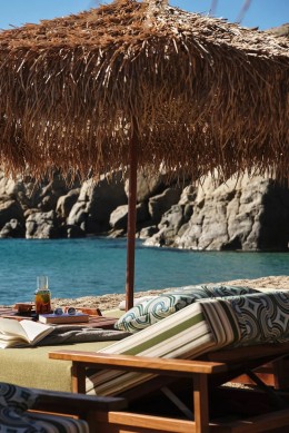 Liegestuhl am Strand am Meer