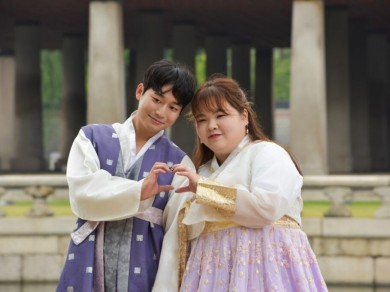 Next to Gyeongbokgung Palace, you can rent traditional Korean clothing, called hanbok, for a photo shoot.