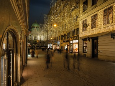 Christmas lights: On the Kohlmarkt shopping street