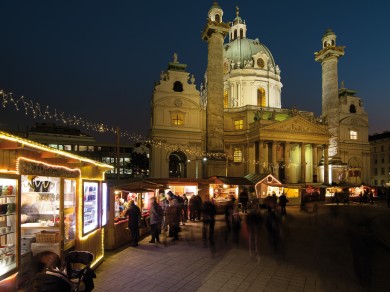 Adventsmarkt auf dem Karlsplatz