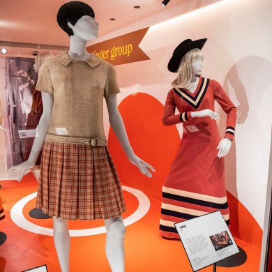 Manequain in the shop window of mary quant