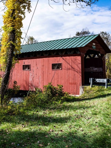 There are more than 100 covered bridges in Vermont.
