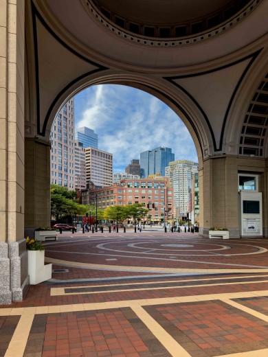 Ein Teil der Skyline von Boston, fotografiert von einem Gebäude aus. 
