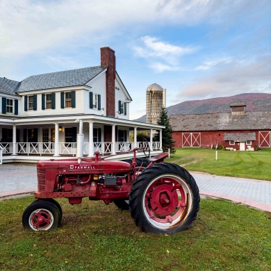 Traktor vor der Hill Farm