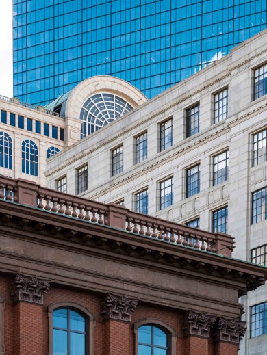 Neue und alte Gebäude finden sich in Boston.