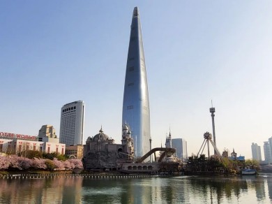 Seokchon Lake