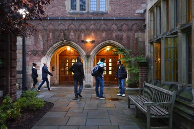 Fans of the Gilmour Girls series will be familiar with the Yale University campus.