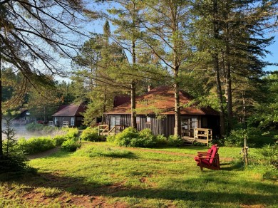 Eingebettet in die Natur – die Cabins im Arowhon Pines Resort.