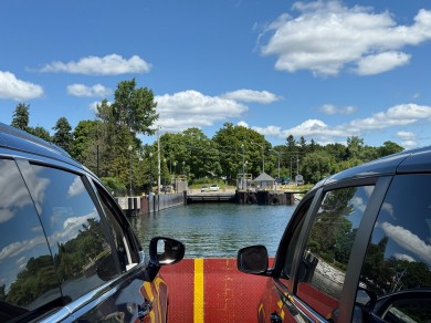 Die kostenlose Glenora Ferry verbindet Adolphustown mit dem Prince Edward County.